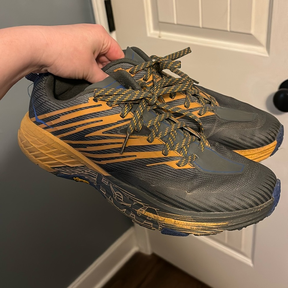 Men’s hoka speedgoat 4 size 10